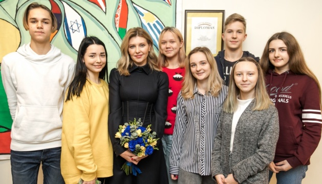 Олена Зеленська зустрілася з українськими дітьми зі школи «Вільнюський Литовський дім»
