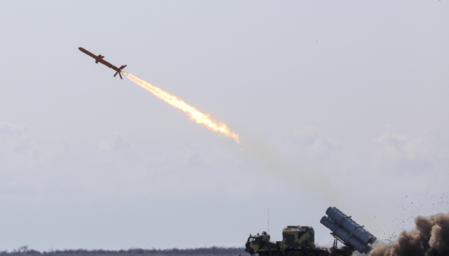 Ukraine test-fires cruise missile