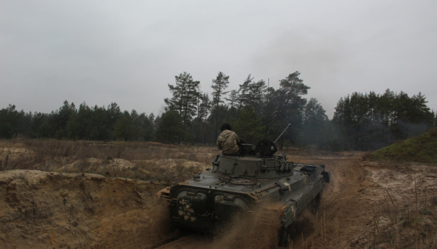 Im Donbass heute drei Beschüsse, ein Soldat verwundet