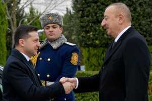 En Azerbaïdjan, Volodymyr Zelensky s’est entretenu avec Ilham Aliyev