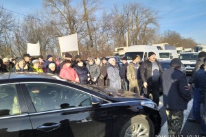 Dans la région de Jytomyr, les agriculteurs bloquent une autoroute