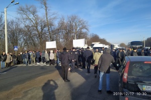 Dans la région de Jytomyr, les agriculteurs bloquent une autoroute