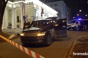 Des inconnus ont tiré sur un Range Rover en plein centre de Kyiv, un enfant est tué
