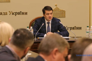 Razumkov insta a los diputados a crear igualdad de derechos para todos los ciudadanos