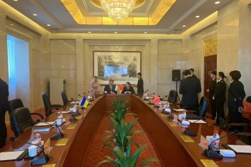 Україна експортуватиме в Китай мед і шрот — підписали угоди