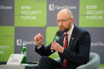 Яценюк считает временным, что он еще не был Президентом