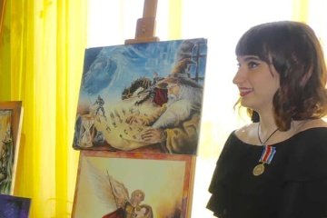 Юна художниця з Харківщини перемогла на міжнародному конкурсі в Каннах