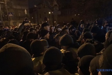 Нацгвардія тимчасово не дозволяла зносити намети і бочки на Банкову