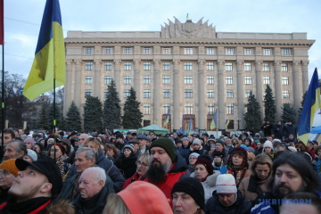 В центре Харькова установили свободный микрофон, чтобы напоминать о