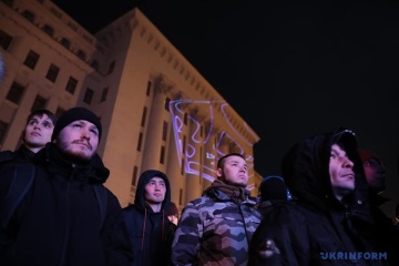 Активисты на Банковой: Президент не пересек “красных линий”