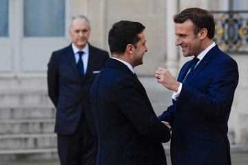 Volodymyr Zelensky a félicité Emmanuel Macron pour sa réélection