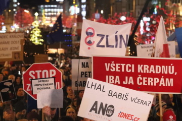 У Празі — багатотисячні протести, вимагають відставки прем’єра Бабіша