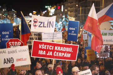 В Праге — многотысячные протесты, требуют отставки премьера Бабиша