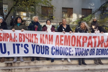 У Сербії протестувальники заблокували державну телерадіокомпанію