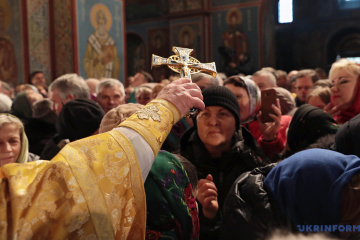 ５０％以上のウクライナ人、独立ウクライナ正教会信者と回答　露正教会系は４％に減少