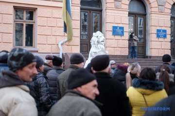 У Чернівцях через зміни перспективного плану тергромади пікетують ОДА і мерію