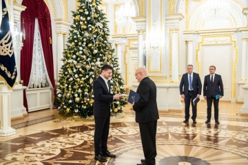 Зеленський прийняв вірчі грамоти у послів Греції та Канади