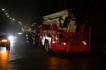 У Києві горів гуртожиток НАУ: рятувальники евакуювали понад 300 студентів