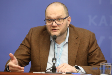 Бородянський — Томіленку: У дискусії про зарплати керівників МКМС потрібні точні цифри, а не маніпуляції