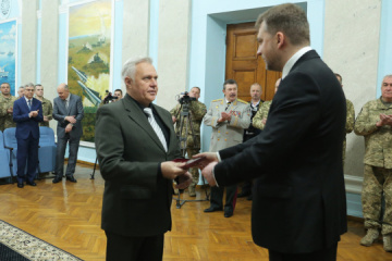 Zahorodniuk presents state awards to Ukrainian military
