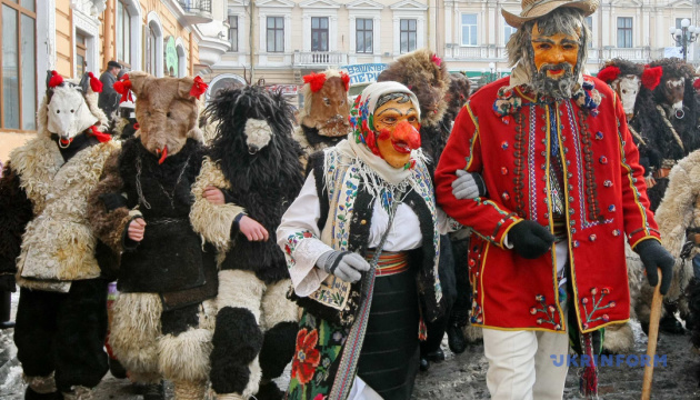 ウクライナ大使館、仮面や奇妙な衣装のクリスマス行事「マランカ」を紹介する映画の上映会開催へ