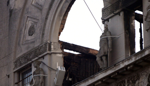 В Одесі демонтували частину стіни коледжу заввишки у два поверхи