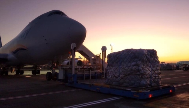 Black Friday: Fast eine Million Pakete für Kunden von Ukrposhta an Bord von Boeing 747