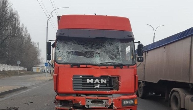 11 Verletzte bei Zusammenstoß von LKW und Linienbus in Kyjiw