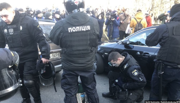 Protesters clash with police in Kyiv's government quarter