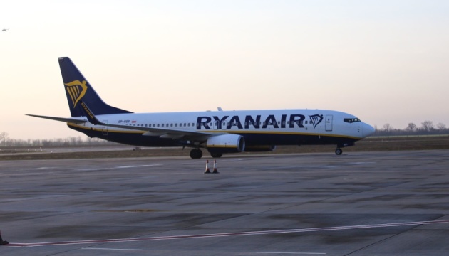 Ryanair з кінця березня запускає 18 маршрутів з України