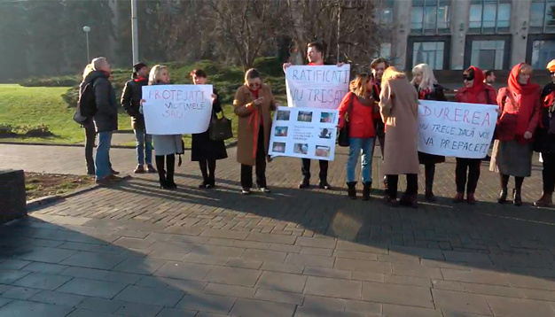 У Кишиневі активісти пікетують будівлю уряду