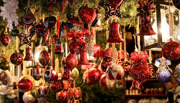 Ukraine increases exports of Christmas tree decorations