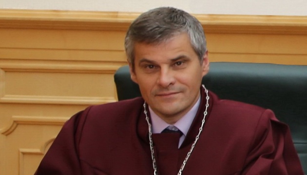 Суддя КСУ Мельник пішов у відставку
