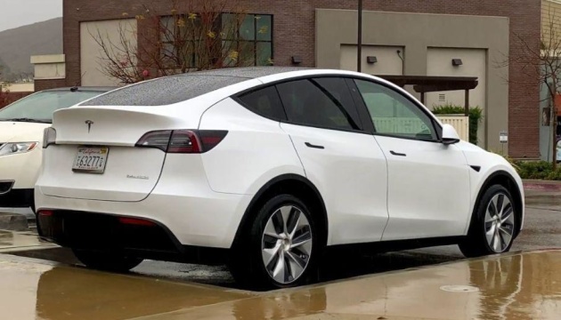 У США тестують нову модель Tesla