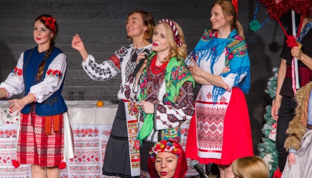 Українці Японії вітають з новорічно-різдвяними святами