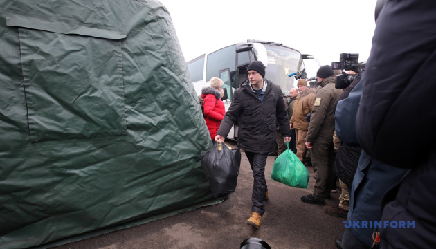 Франція та Німеччина вітають звільнення українських полонених