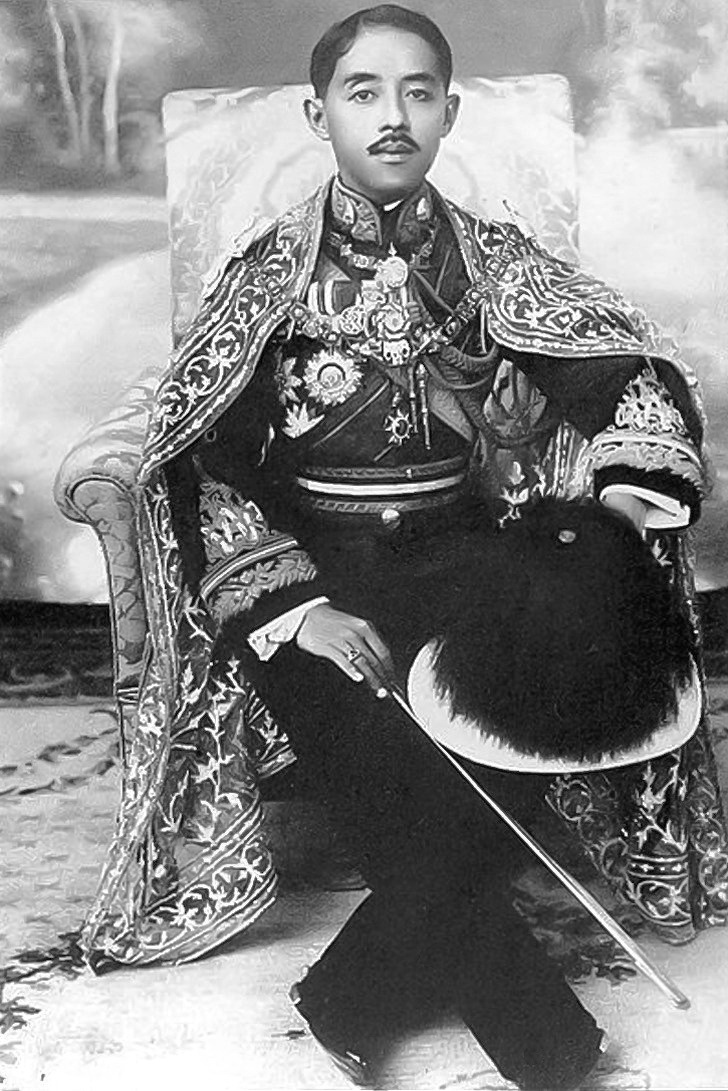 2-Полковник російських гусар, сіамський принц Чакрабон 1
