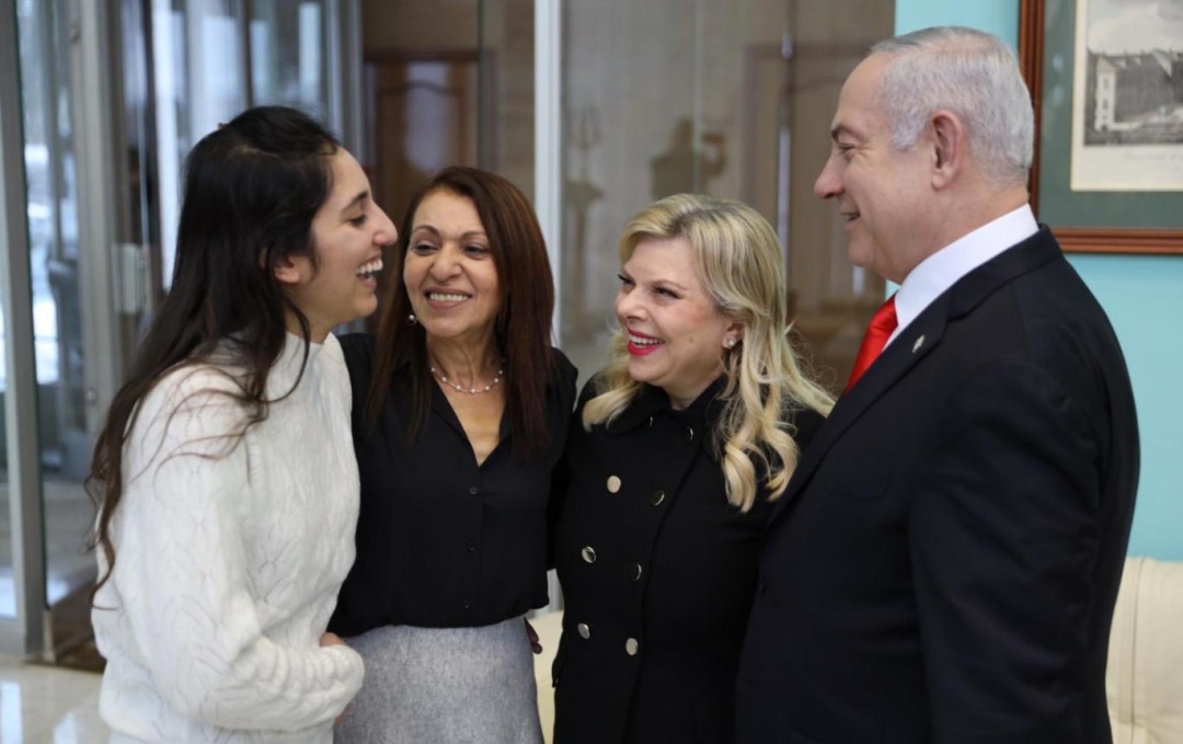 Прем'єр-міністр Біньямін Нетаньяху та його дружина зустрілися в аеропорту Внуково з Наамою Іссахар, звільненою з російської в'язниці