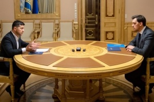 Обзор дня: правительственный кризис длился меньше суток - Зеленский встретился с Гончаруком