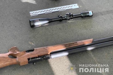 Полиция задержала мужчину, протаранившего микроавтобусом шлагбаум одесского аэропорта