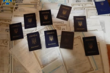Оккупанты заставляют перевозчиков из ОРДЛО собирать базу “украинских диверсантов”
