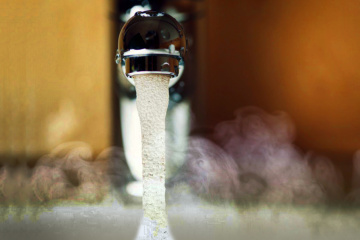 Gobierno asigna 8,5 mil millones para restablecer el suministro de agua a los residentes del sur