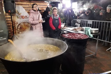У Чернігові зварили 200 літрів борщу й започаткували власну Книгу рекордів