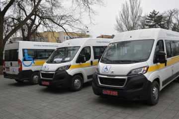 Громади Миколаївщини отримали автомобілі для перевезення осіб з інвалідністю