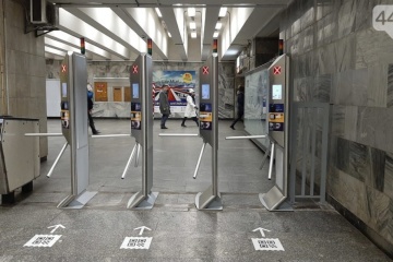 Турнікети під е-квиток цьогоріч встановлять на 15 станціях метро
