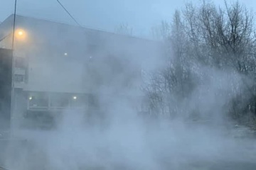 На столичній Шулявці прорвало трубу з окропом