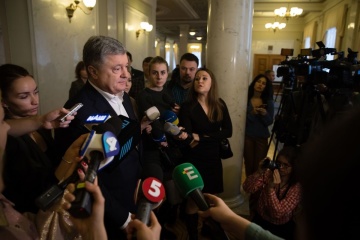 Порошенко: Путін хоче залишитися при владі назавжди і не збирається закінчувати війну з Україною
