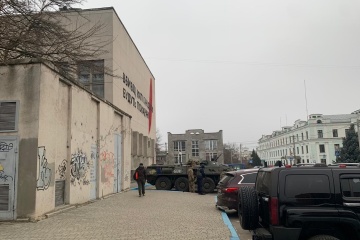 ヘルソン市にて、活動家殺害容疑者摘発の特別作戦 9名に容疑伝達