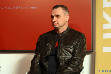 Сенцов закликає стати донорами для поранених бійців ООС