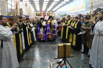 Память погибших «киборгов» в Херсоне почтили молебном в аэропорту